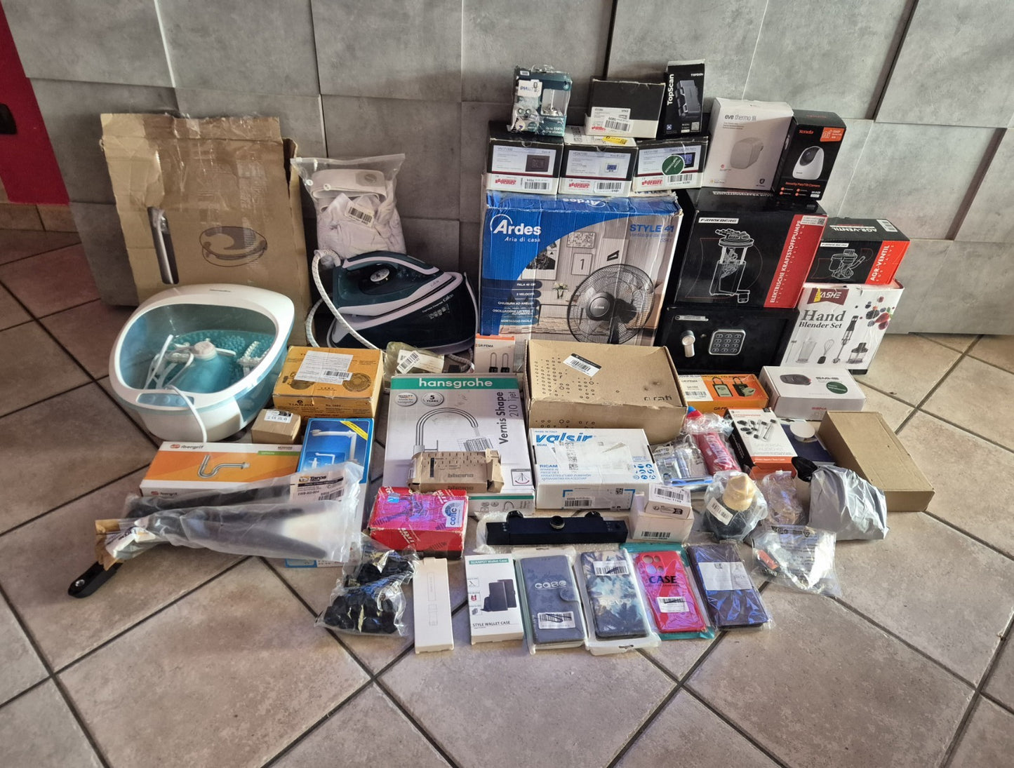 Stock Di Resi E Prodotti Difettosi Per Ricambi E Riparazioni, 52 Articoli 
