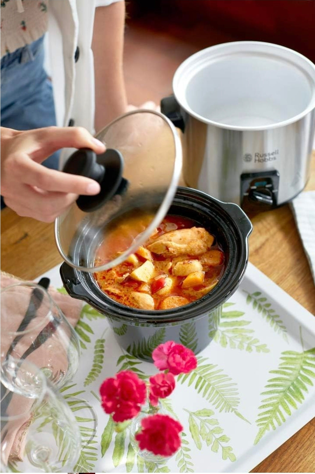 Russell Hobbs Pentola a cottura lenta compatta, 2L, Pentola rimovibile in ceramica, 3 temperature, 145 W, Acciaio Inox, Compact Home Slow Cooker 25570-56
